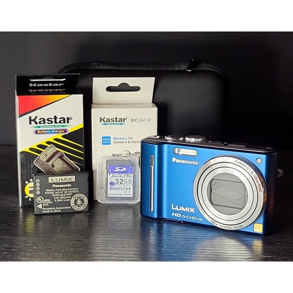 Panasonic LUMIX DMC-ZS7 12.1MP HD Compact Camera 32GB Bundle - Picture 1 of 13